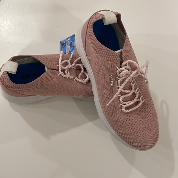 NWT Geox Pink Sneakers in size 10 - Picture 3 of 5